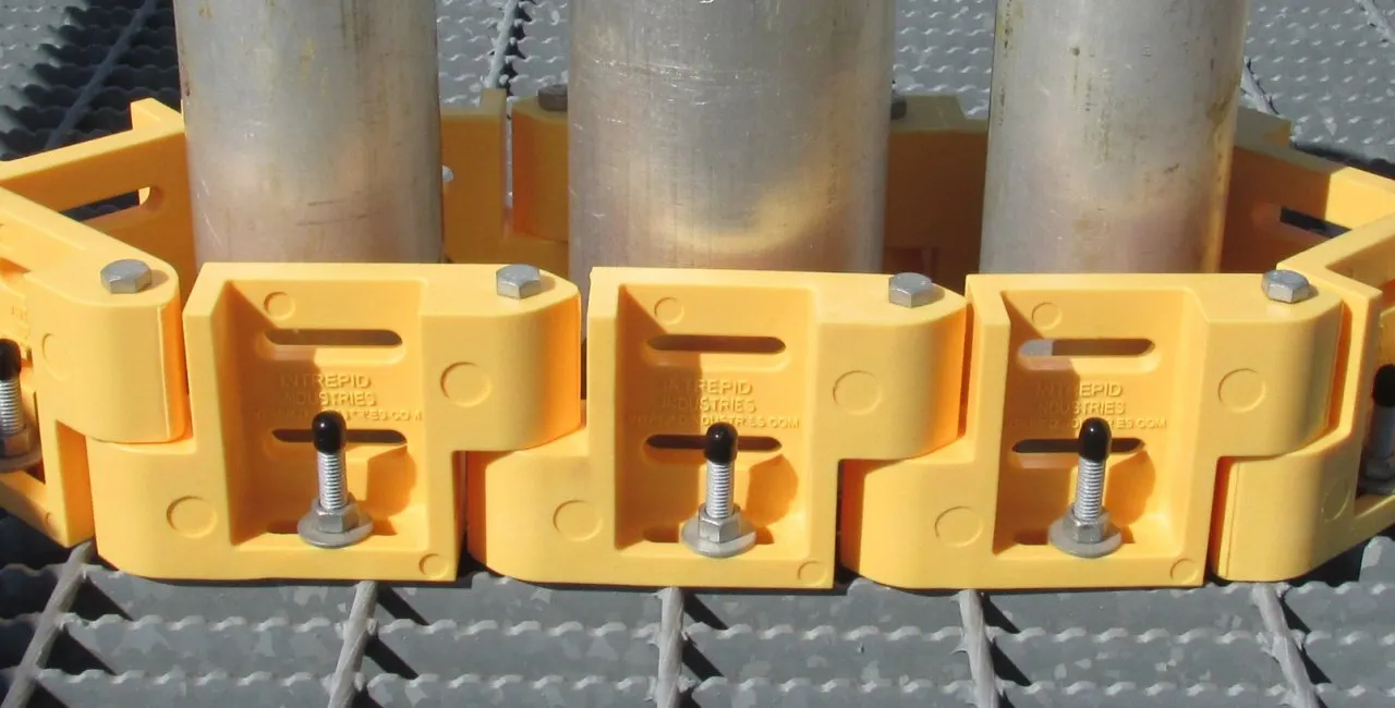 Polyurethane toeboard (T5) links for pipe penetration safety